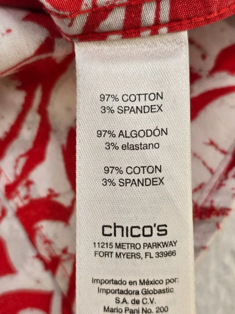 Chicos No-Iron Button-Down Shirt Size 0 Small Red White Floral Paisley 3/4 Sleev - Picture 3 of 4